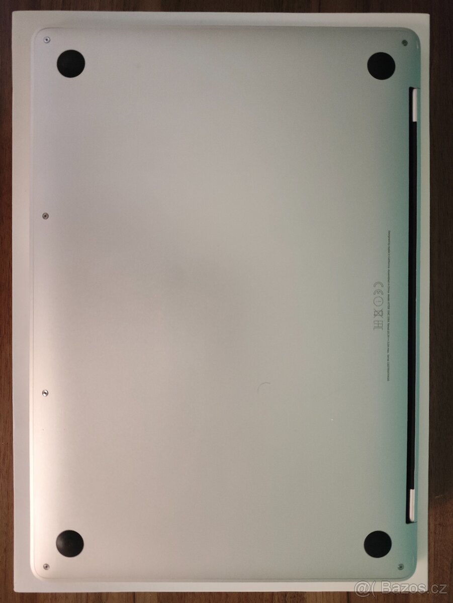 MacBook Pro 2017 | i5 • 8GB • 256GB SSD - 8