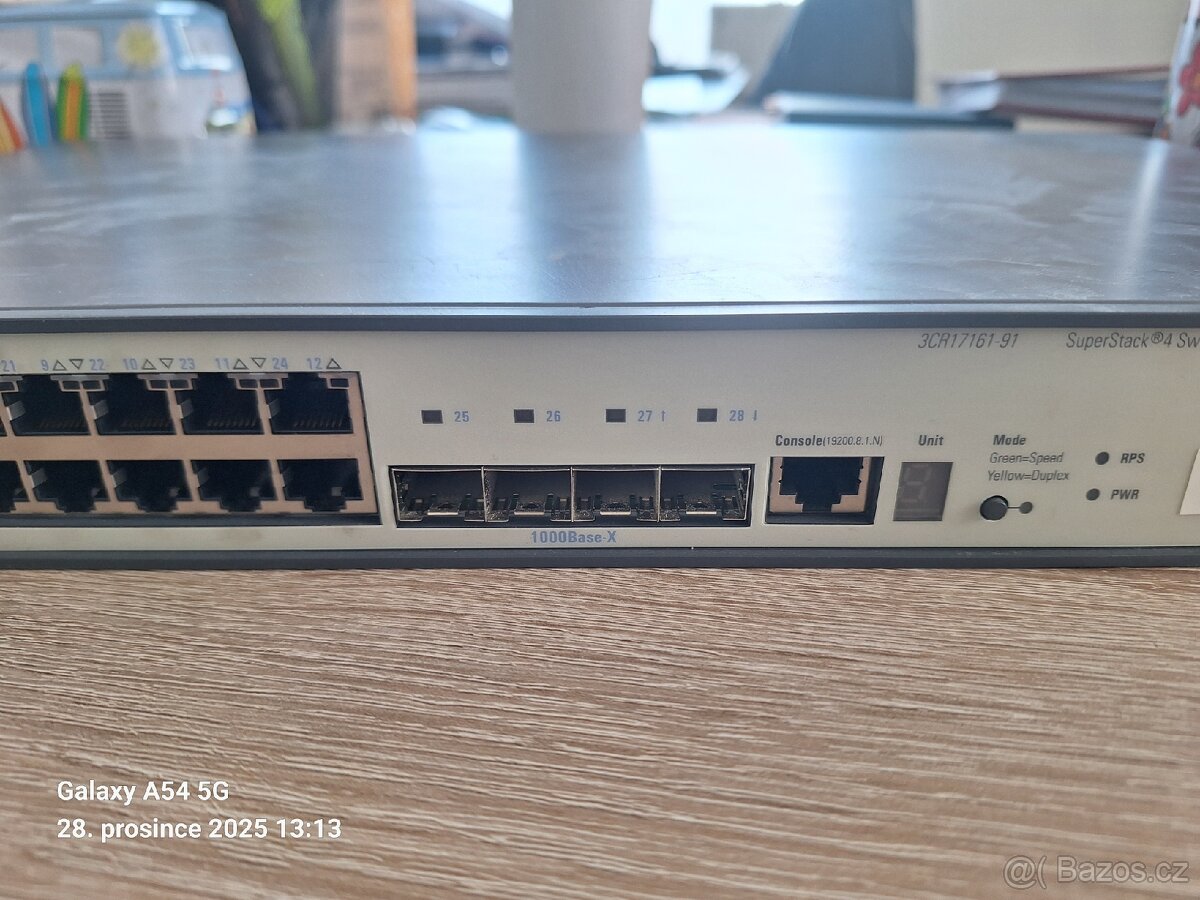 3COM switch 5500-EI-28port + 4x 1000BaseX - 8