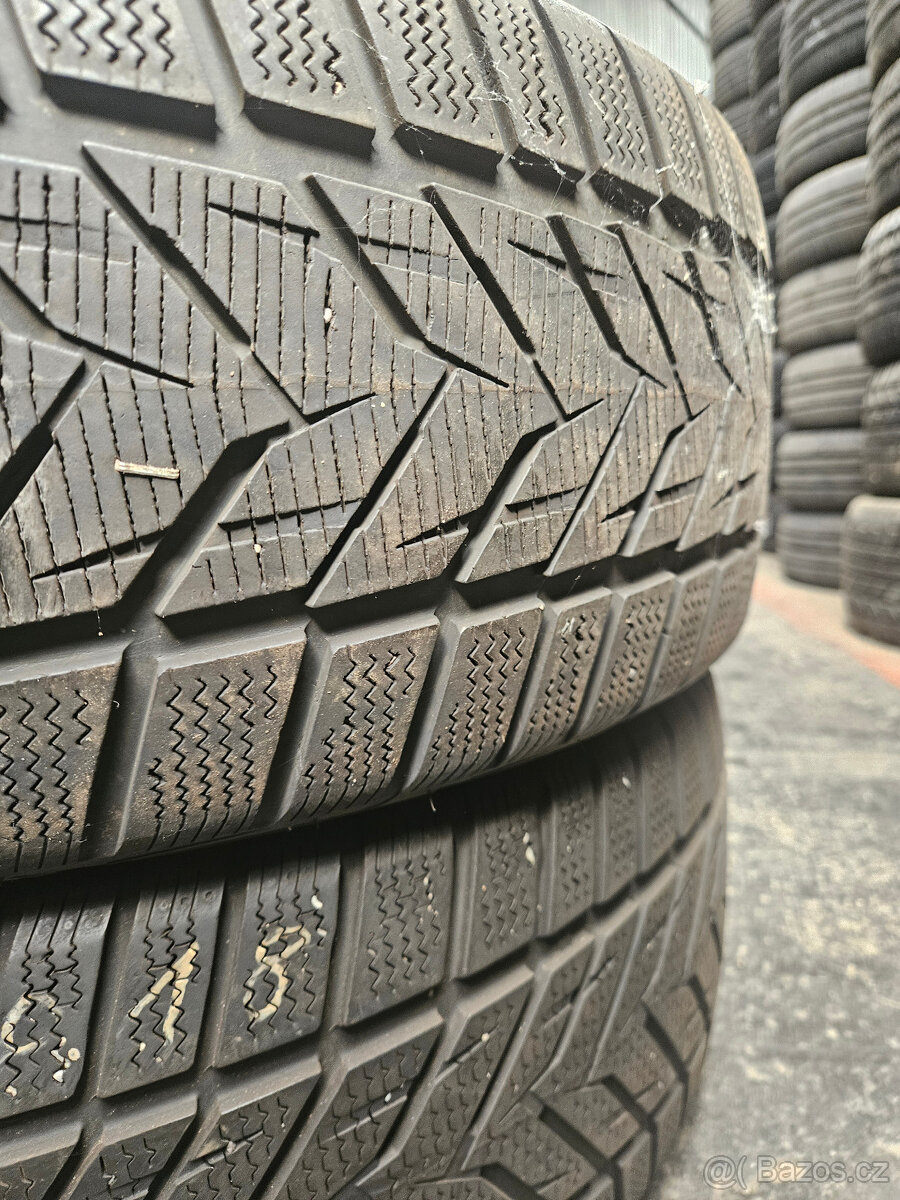 215/50R18 92V Vredestein - 8