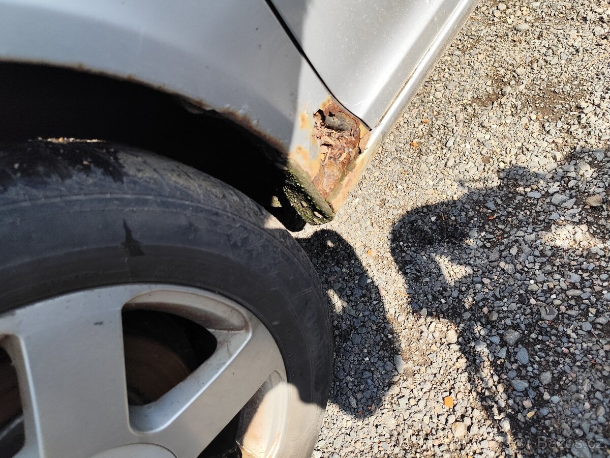 Škoda Octavia II 1.9TDI BXE - Veškeré náhradní díly z vozu - 8