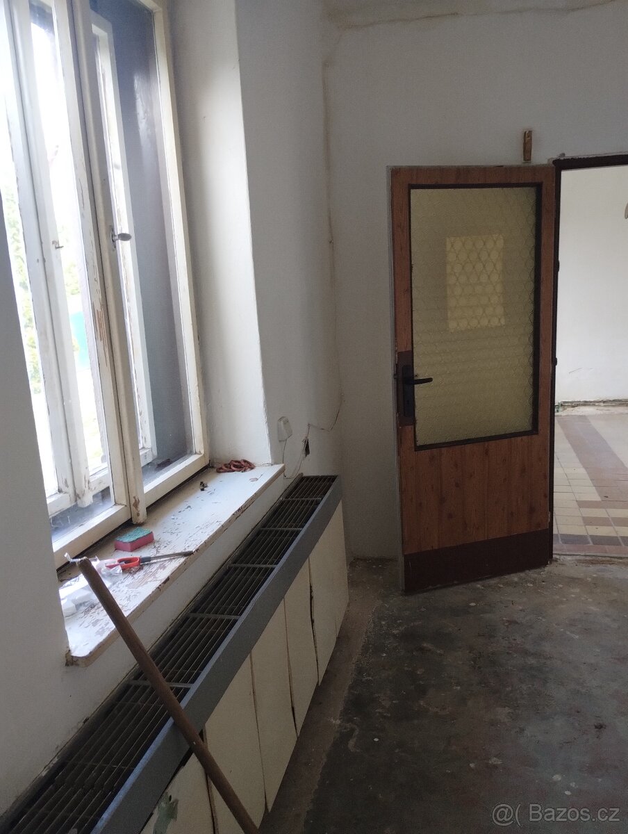Dům k pronájmu ve Vinicích 🍇 - 8