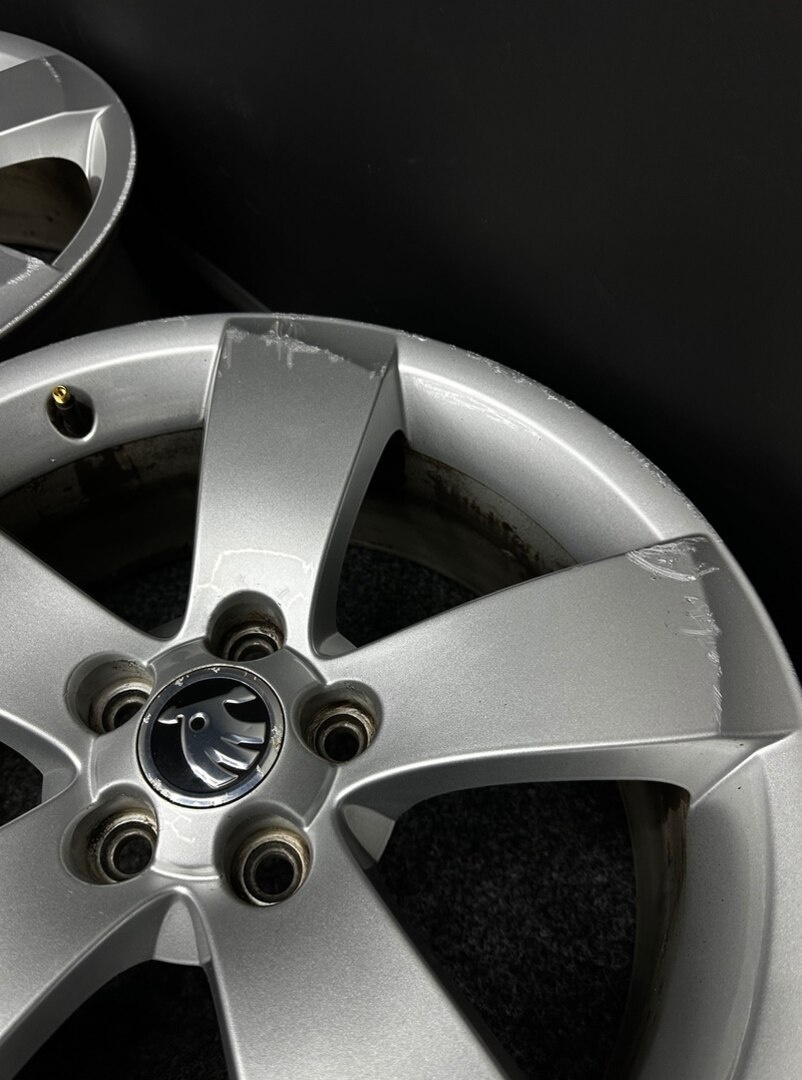 Alu Škoda 5x100 17” 5J7601025B - 8