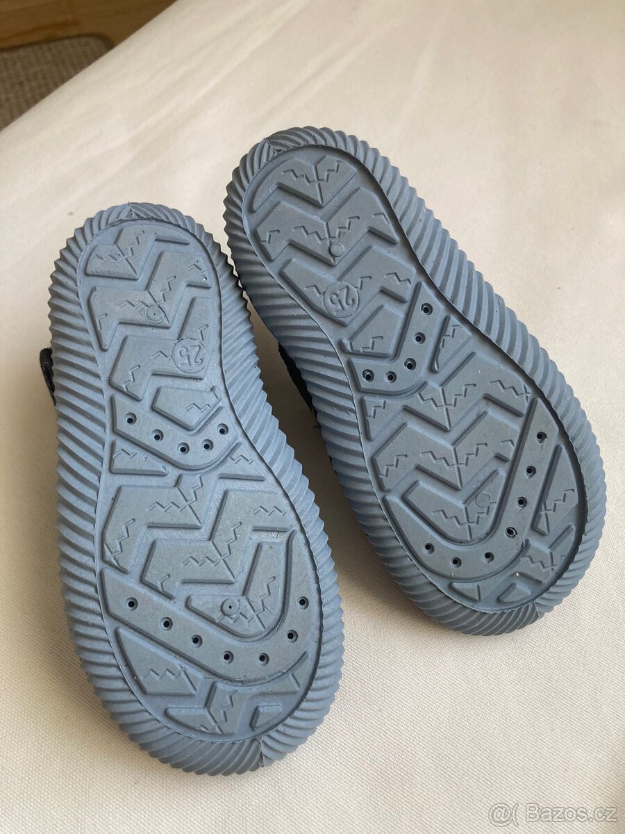 Boticky pro kluka - pláťenky, papučky, ´kroksy ´ - vel. - 8