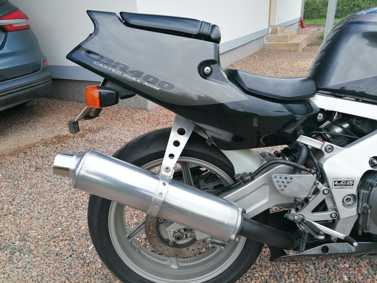 Honda CBR 400 RR nc29 - 8