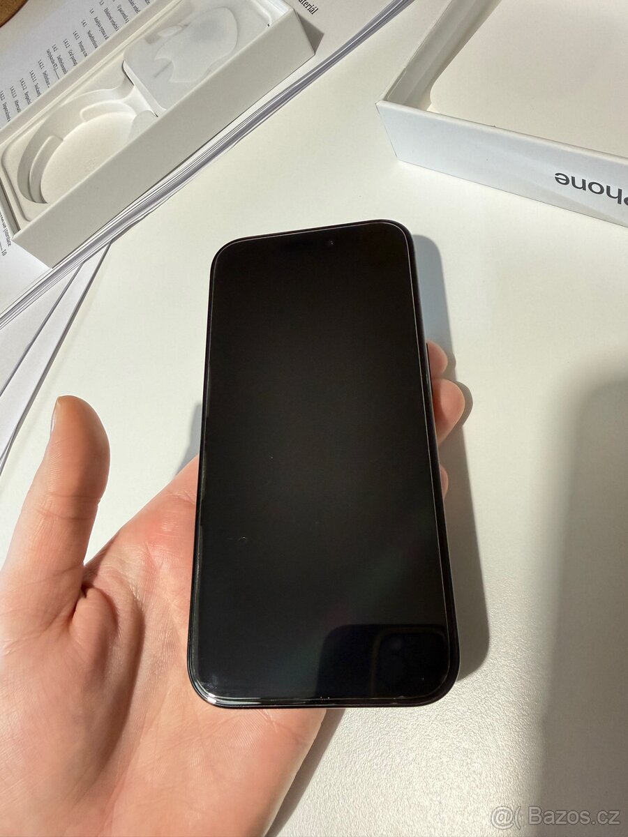 iPhone 15 pro 128gb černý titan - 8