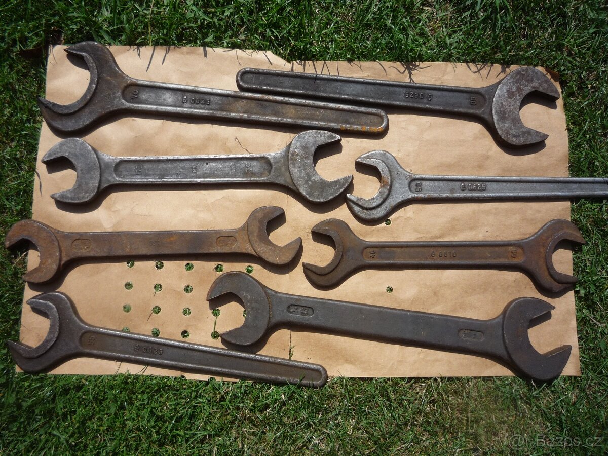 prodám - Sada vysouvacích podpěrných tyčí /stanové - cvičebn - 8