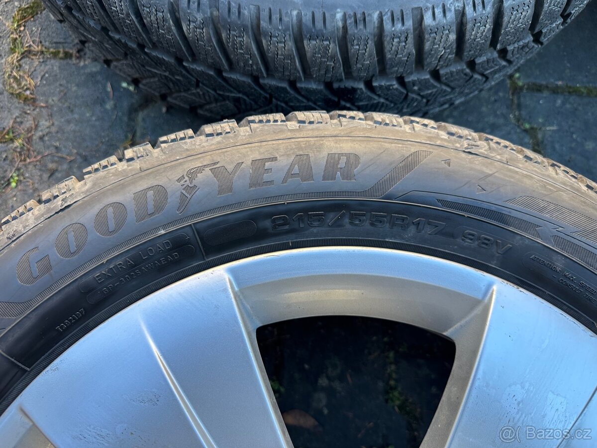 ŠKODA ORIGINÁL ALU - 215/55 R17 - 8