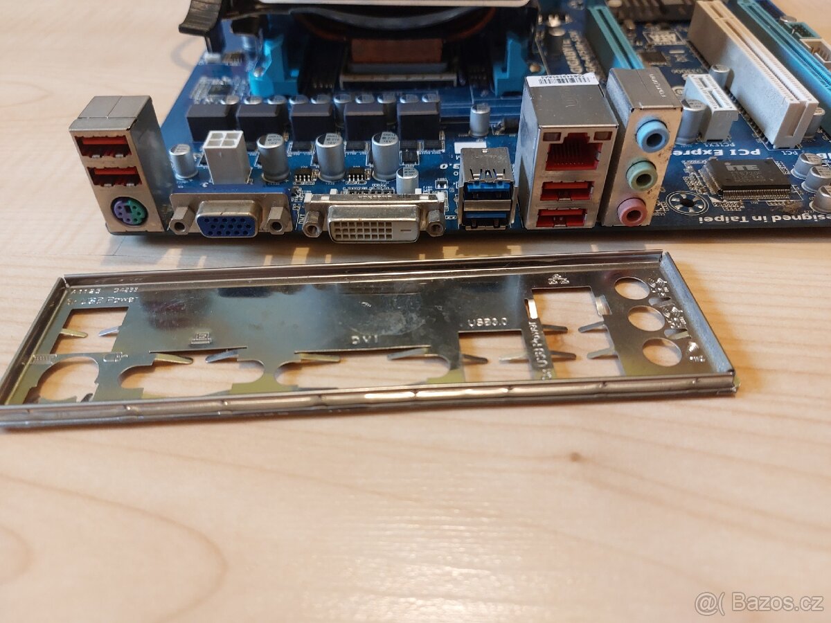 Základ PC Gigabyte GA-A75M-S2V AMD A8-3850 4GB DDR3 - 8