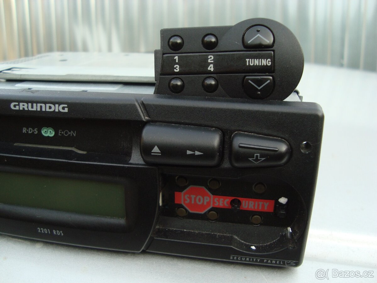 Retro autorádio Grundig - 8