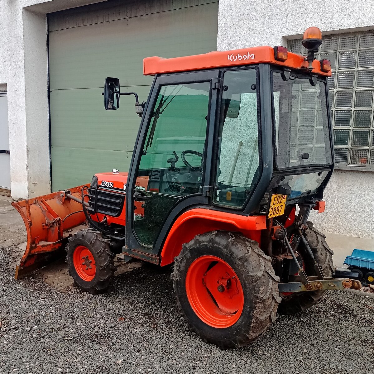 Kubota B2410 - 8