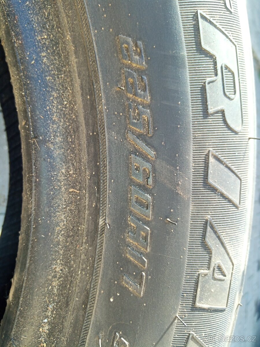 Gumy 225/60 r17 - 8