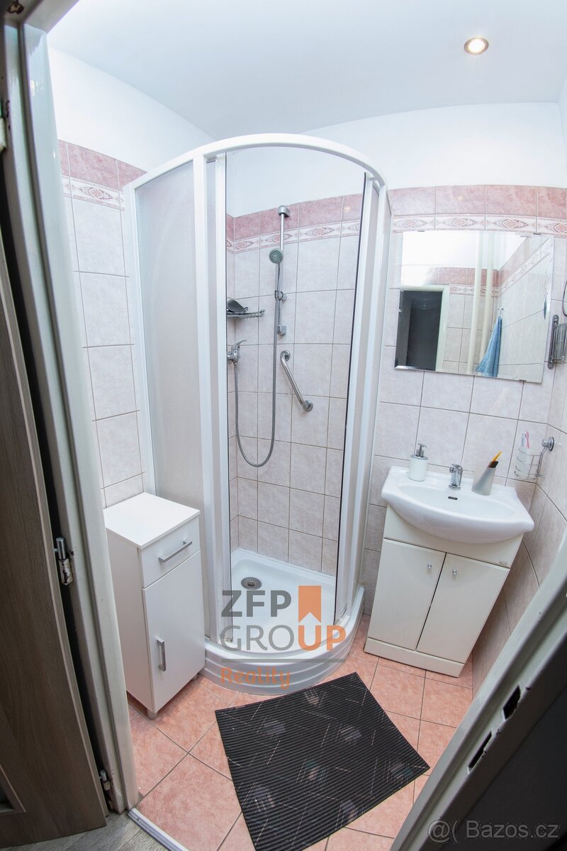 Pronájem bytu 3+kk o rozloze 50 m², ulice Aleše Hrdličky, Os - 8