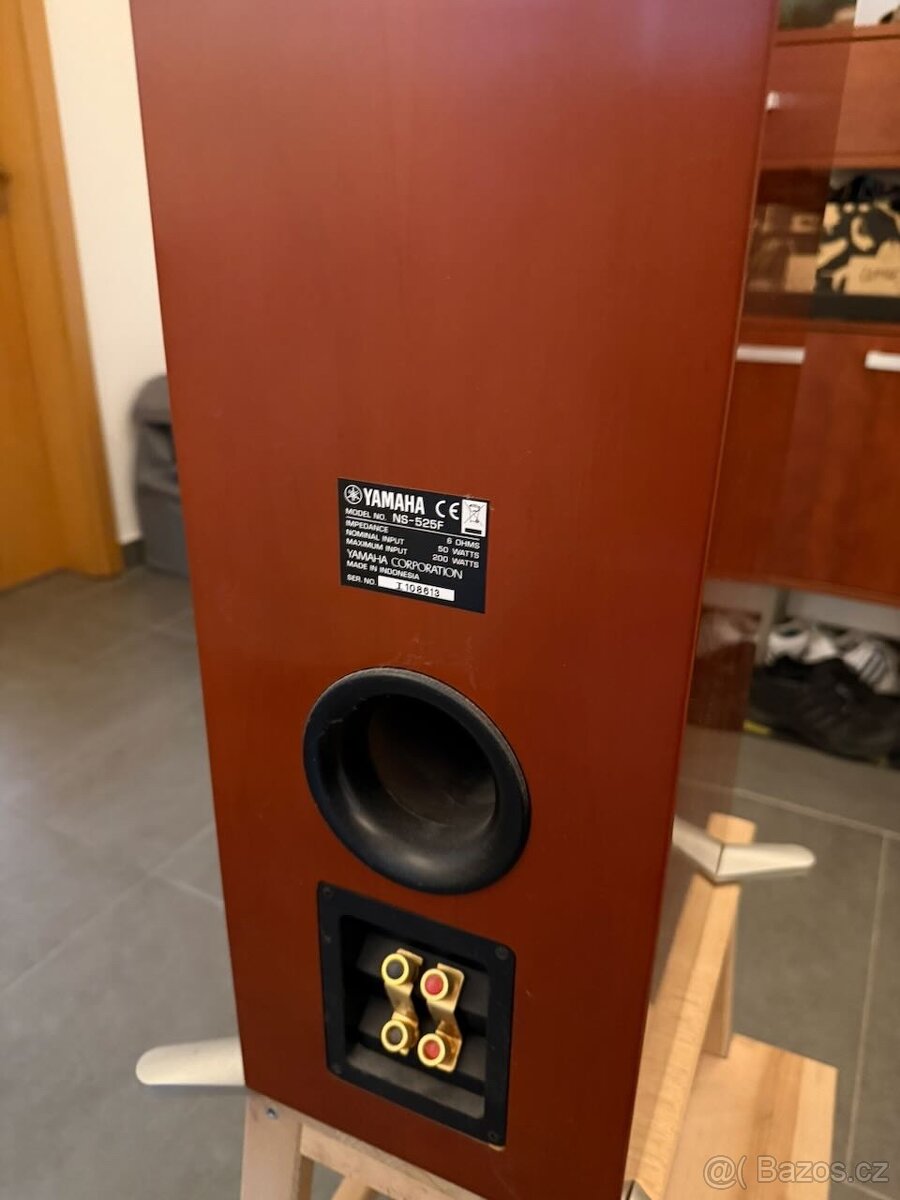 Prodám set reproduktorů a receiver Yamaha - 8