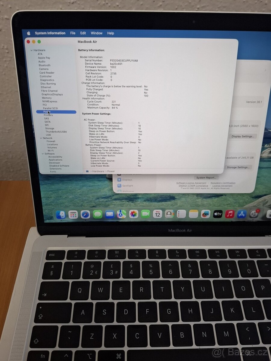 Macbook Air 13 palců M1 chip 16GB RAM 256 SSD 230 cyklu - 8