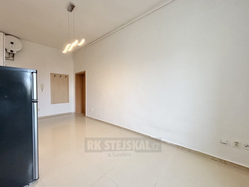 Pronájem bytu 1+kk 19 m² - 8