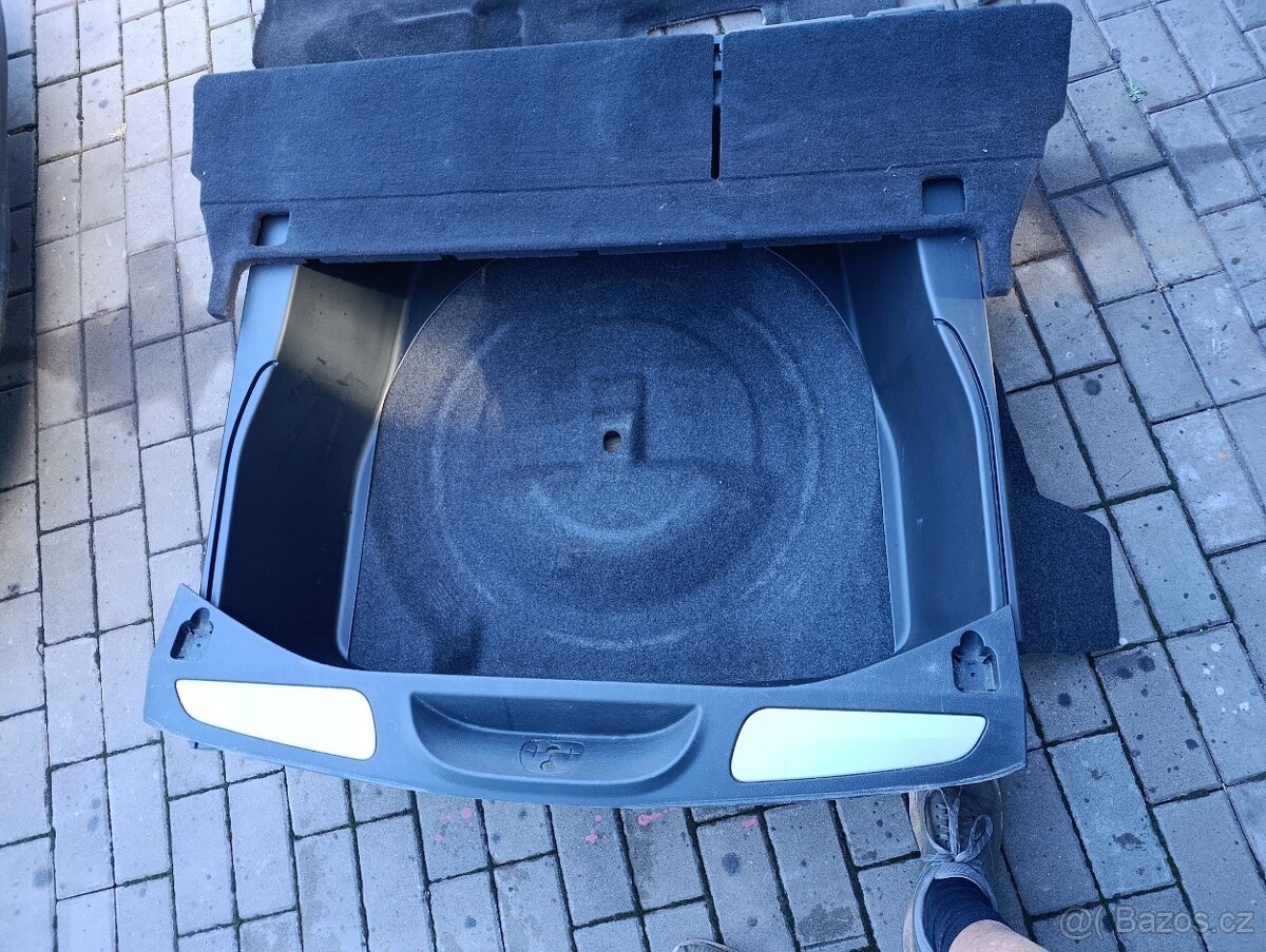 Jeep Grand Cherokee WK2 2011-2013 interiér - 8