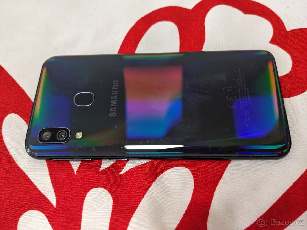 Samsung Galaxy A40 64GB - 8