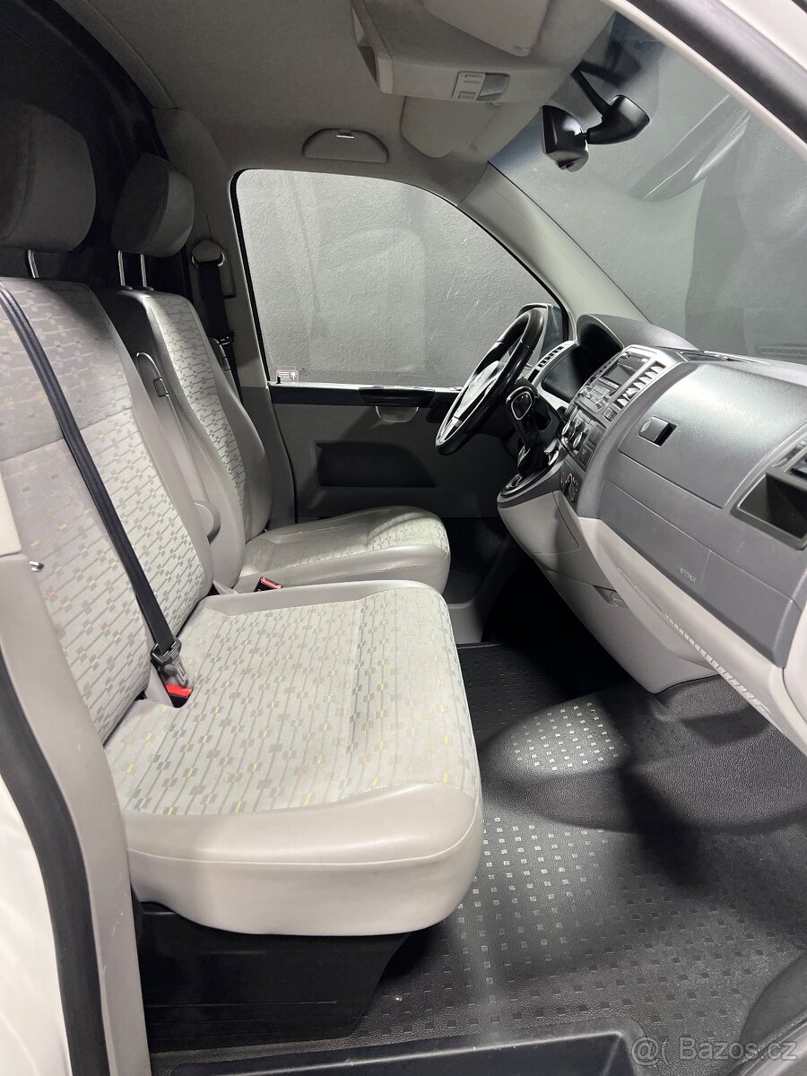 Volkswagen Transporter LONG T5.1 103KW DSG TOP VÝBAVA I STAV - 8
