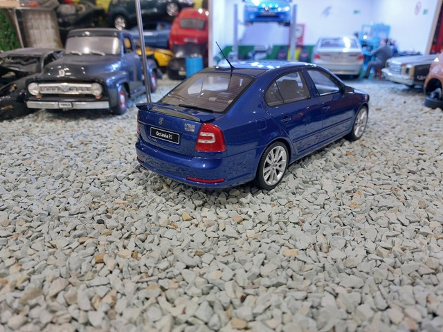 model auta Škoda Octavia RS TFSi 2006 Otto mobile 1:18 - 8