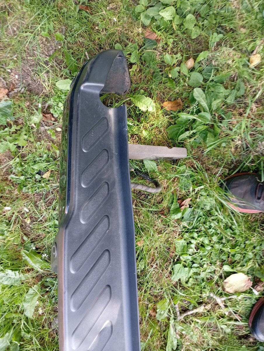 NISSAN NAVARA D23 RV 2014-2025 ZADNÍ NÁRAZNÍK ČERNÝ - 8