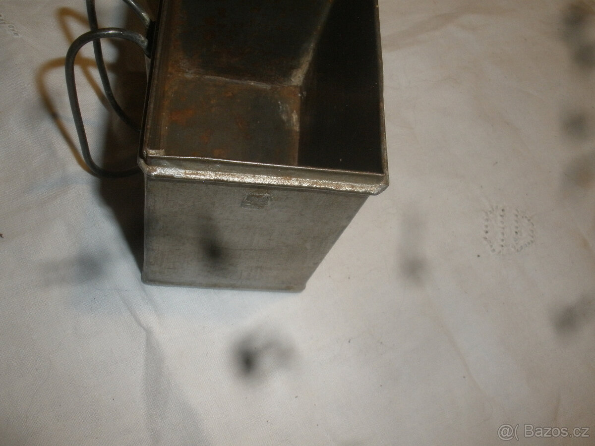 Stará kostelní pokladnička - 8