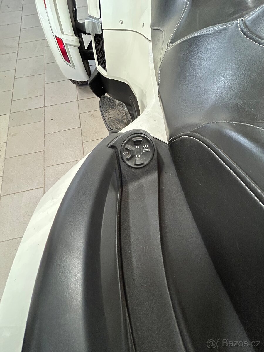 Can-Am Spyder 1330ACE - 8