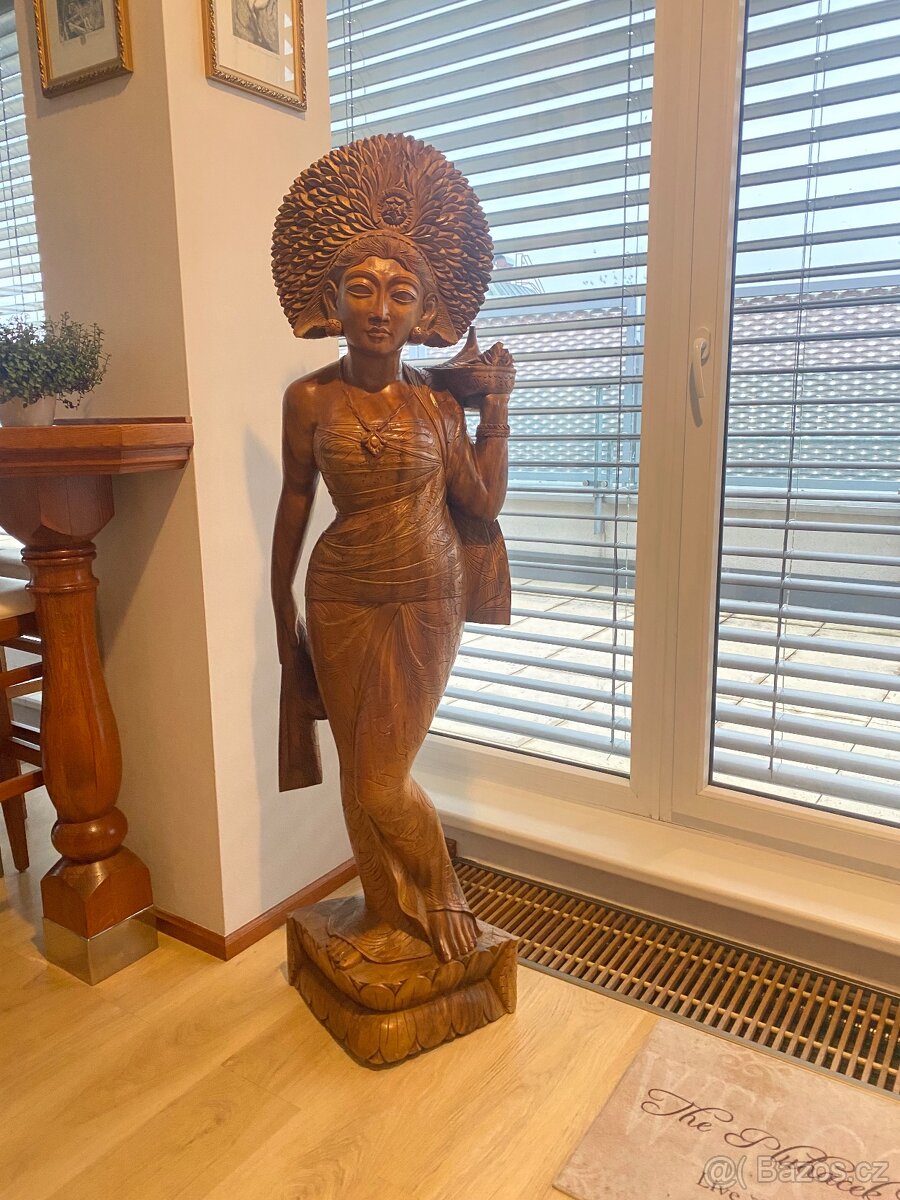 Prodám sochu Bohyně hojnosti - 8