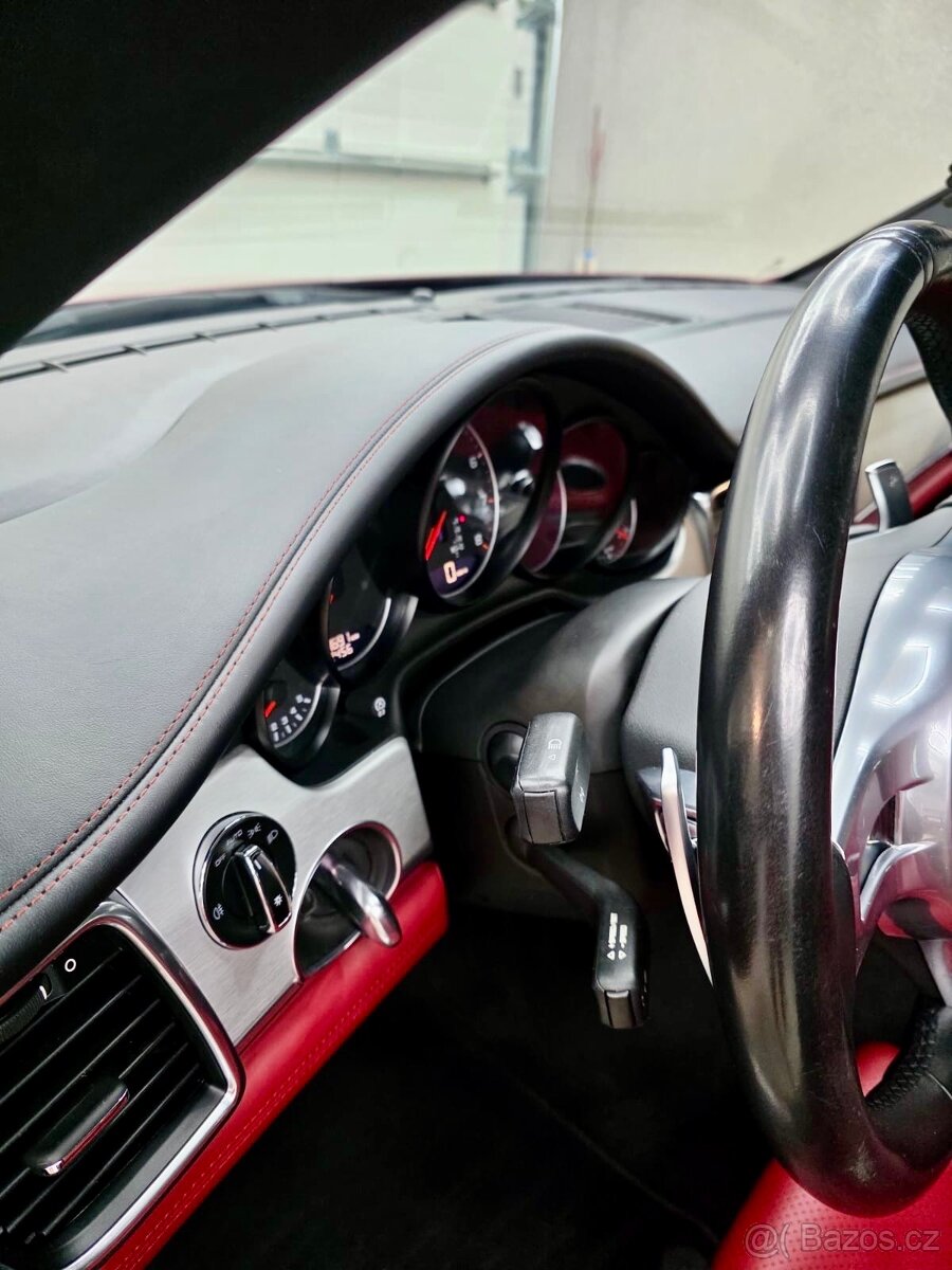 Porsche Panamera 4 - 8