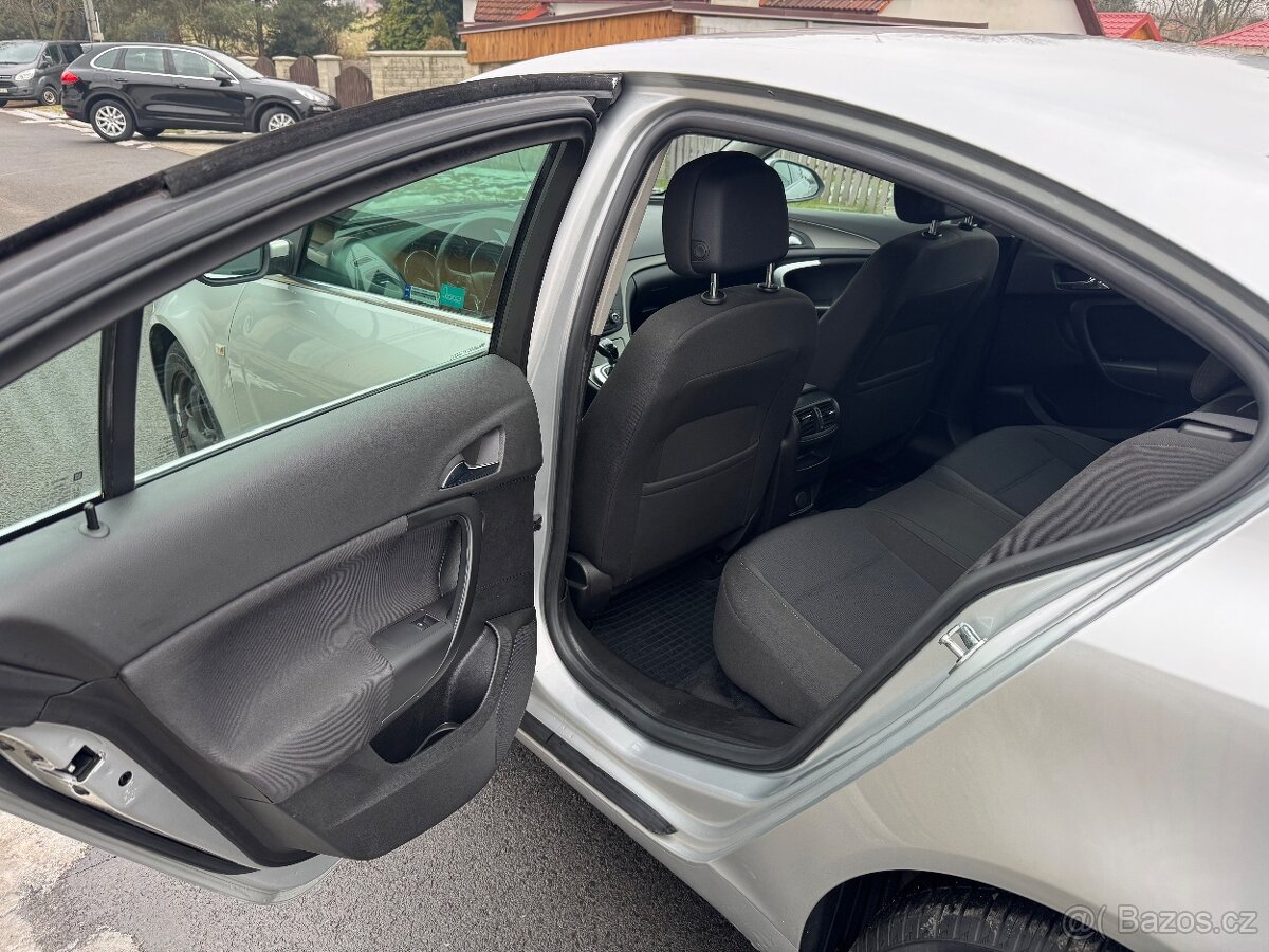 Opel Insignia 2.0CDTi - 8