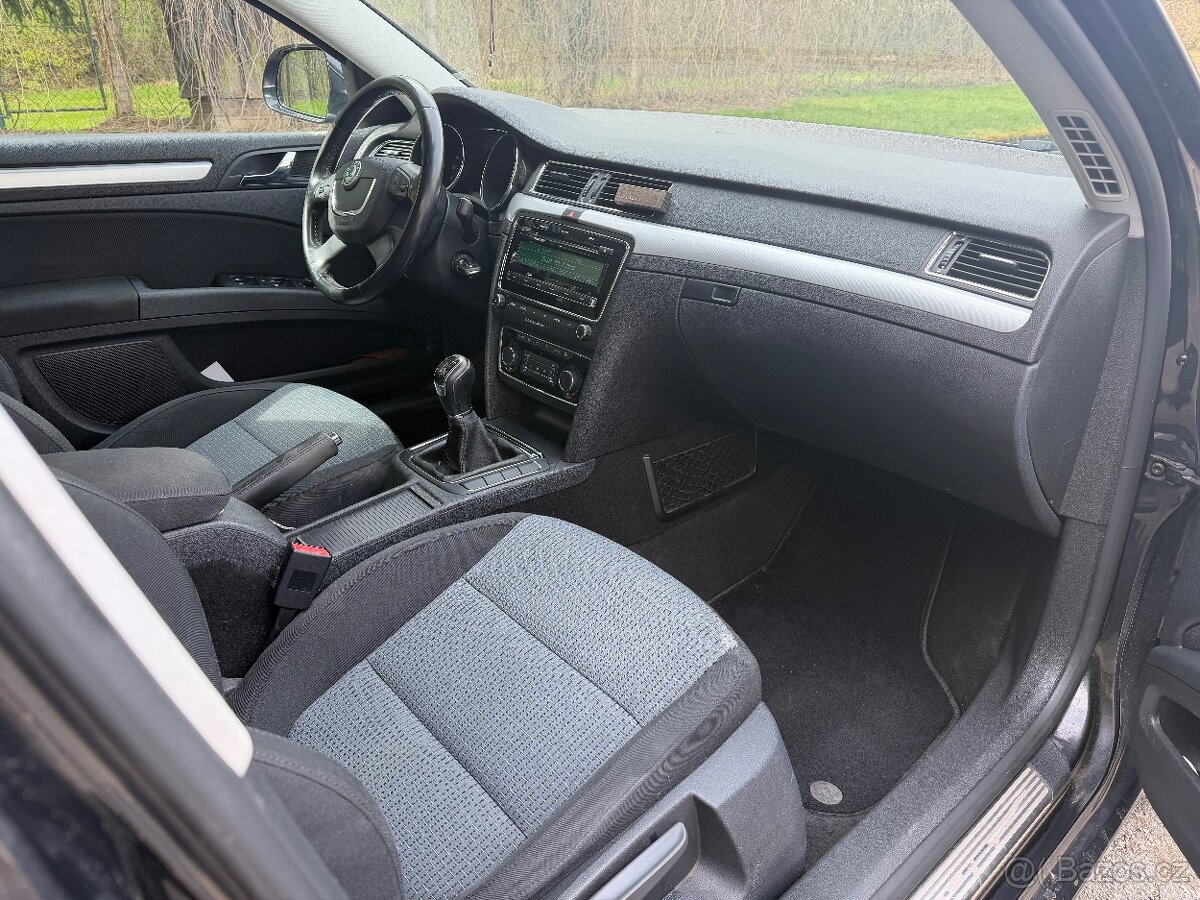 Prodám ŠKODA SUPERB 2011 103 kw - 8