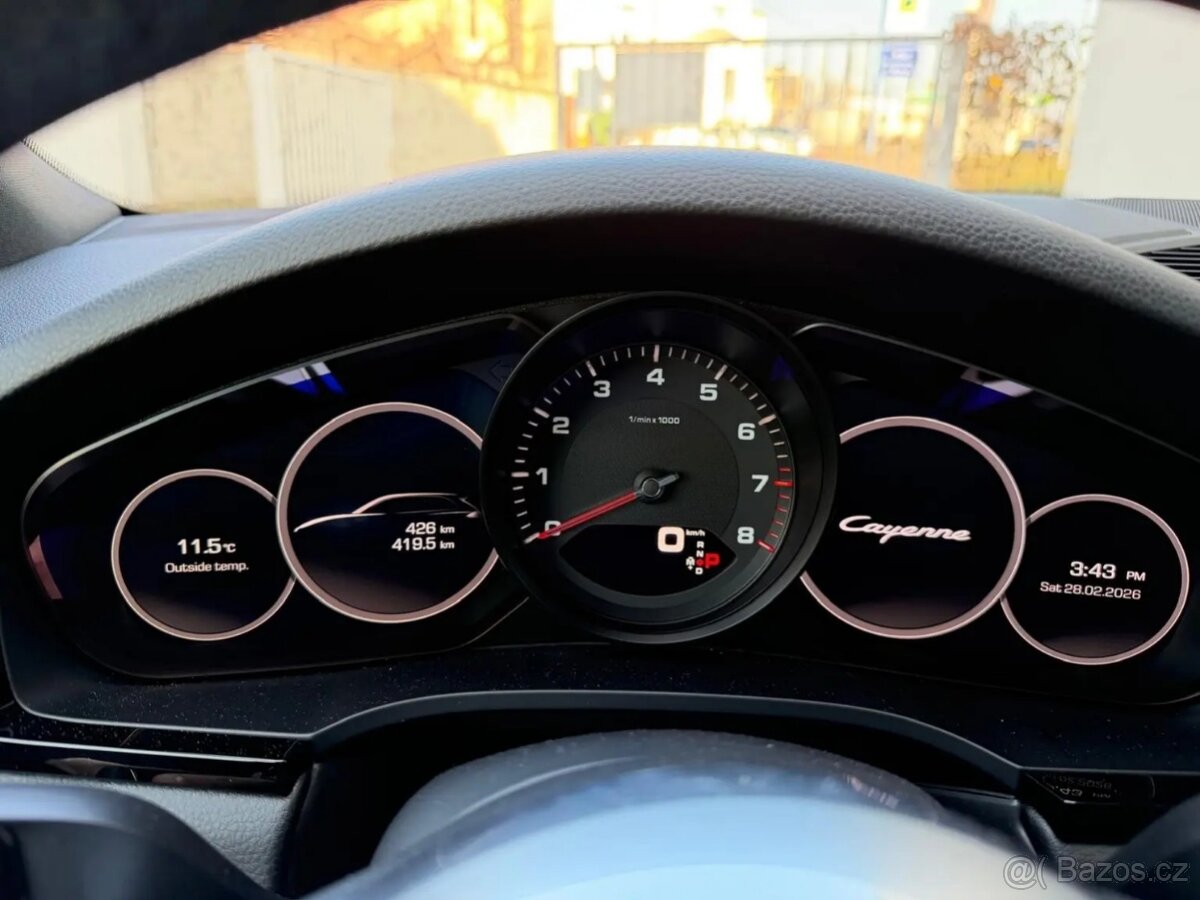 Porsche Cayenne - 8