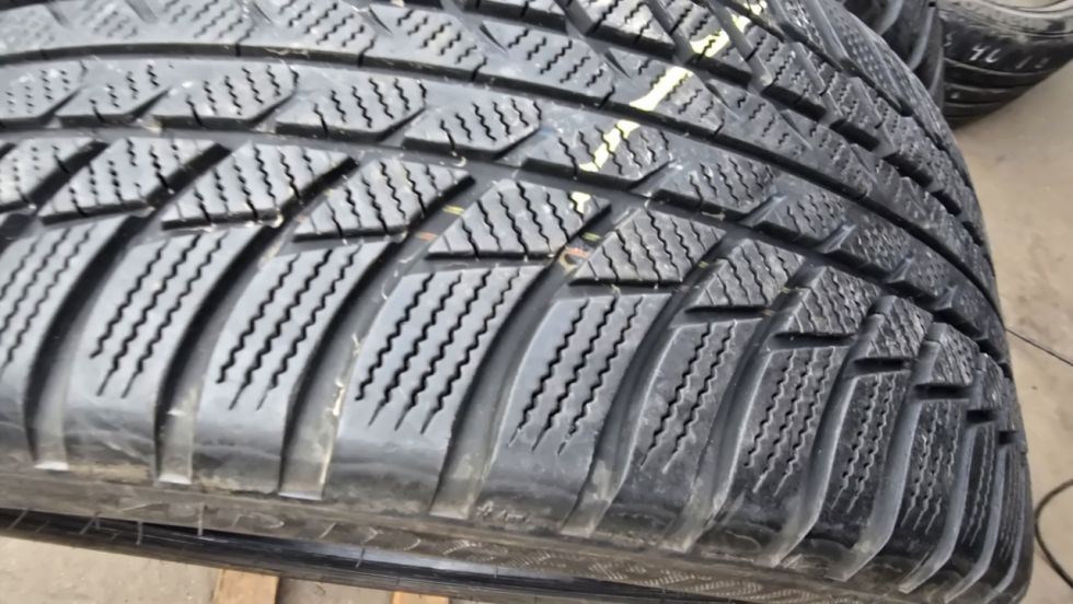 Zimní pneu 225/45/18 Bridgestone - 8