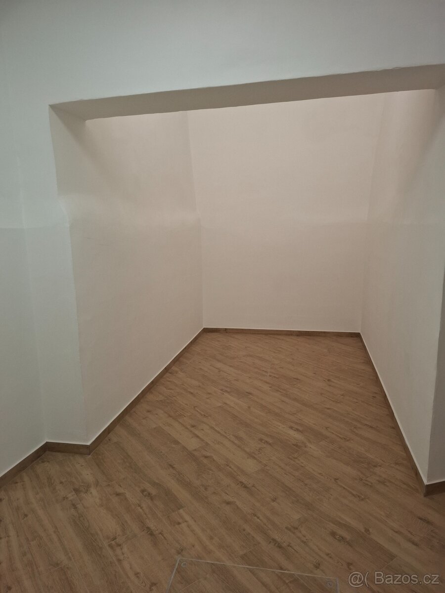 Pronájem obchodního prostoru 210m2 Praha 1 - 8