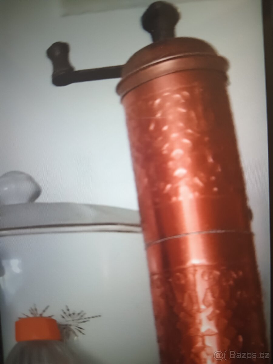 Celou pozůstalost včetně prosklené skříně 👍 - 8