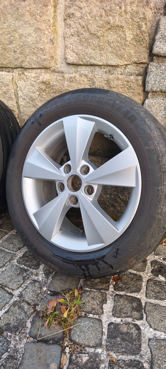 Kola Škoda originál R16 - 8