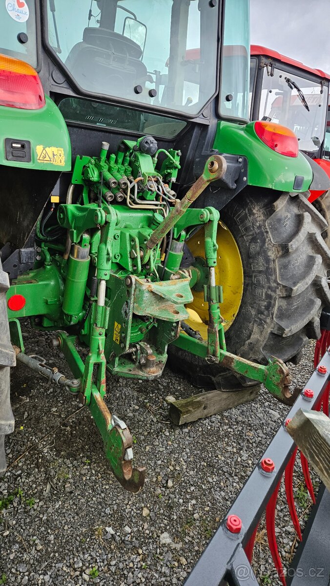 JOHN DEERE 5820R S ČELNyym nakl. 2006 - 8