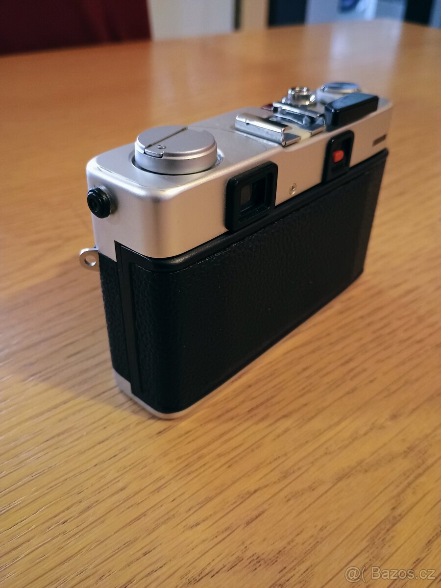 Minolta Hi-matic F - 8