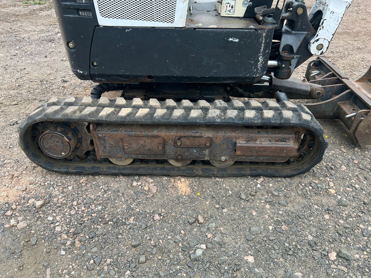 Minibagr Bobcat E10z - 8