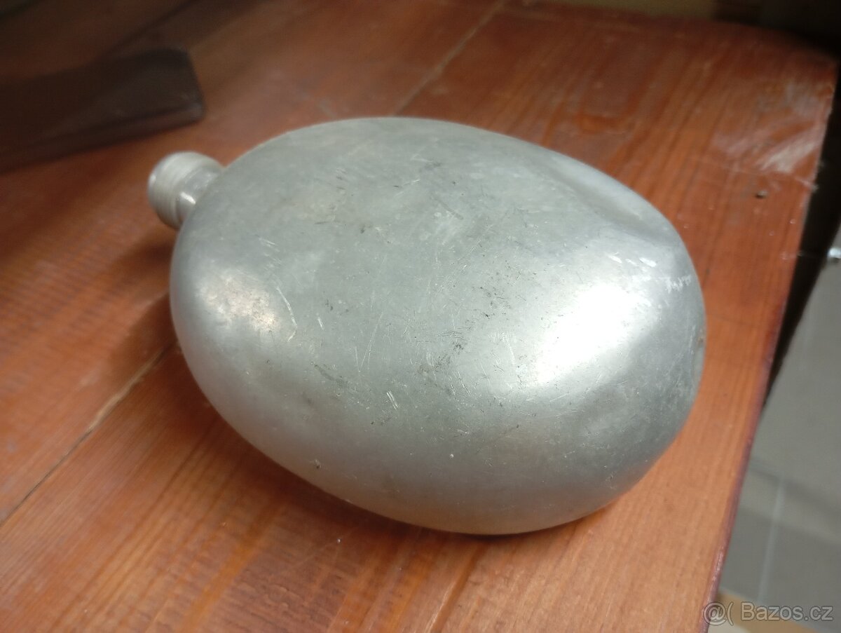 Stará, německá, vojenská, hliníková čutora ba vodu. - 8