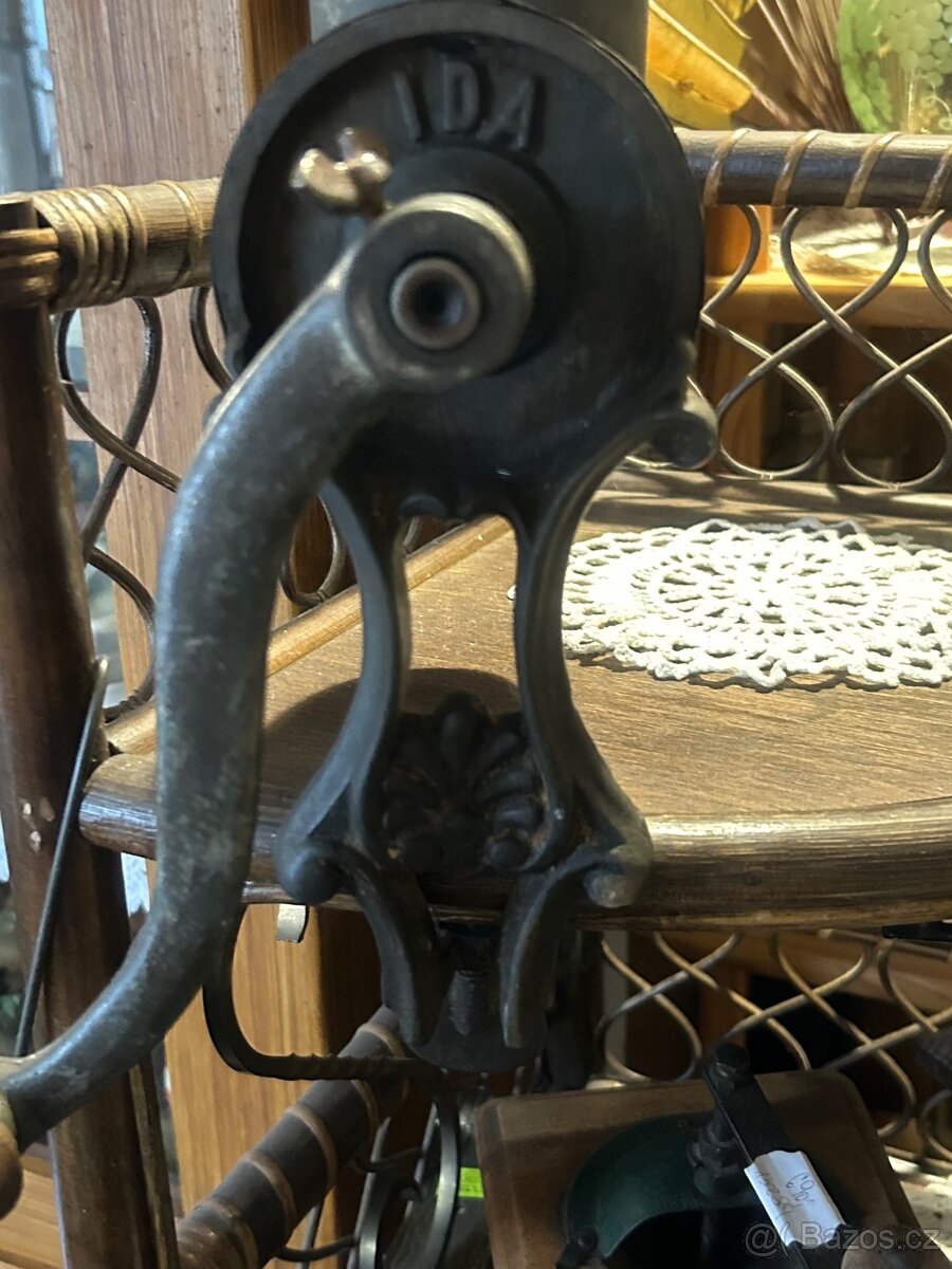 Starý litinový mlýnek „IDA“ – (1880–1920) - 8