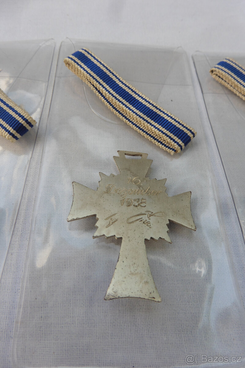 Originál Mutterkreuz z Třetí říše TOP STAV komplet sada - 8