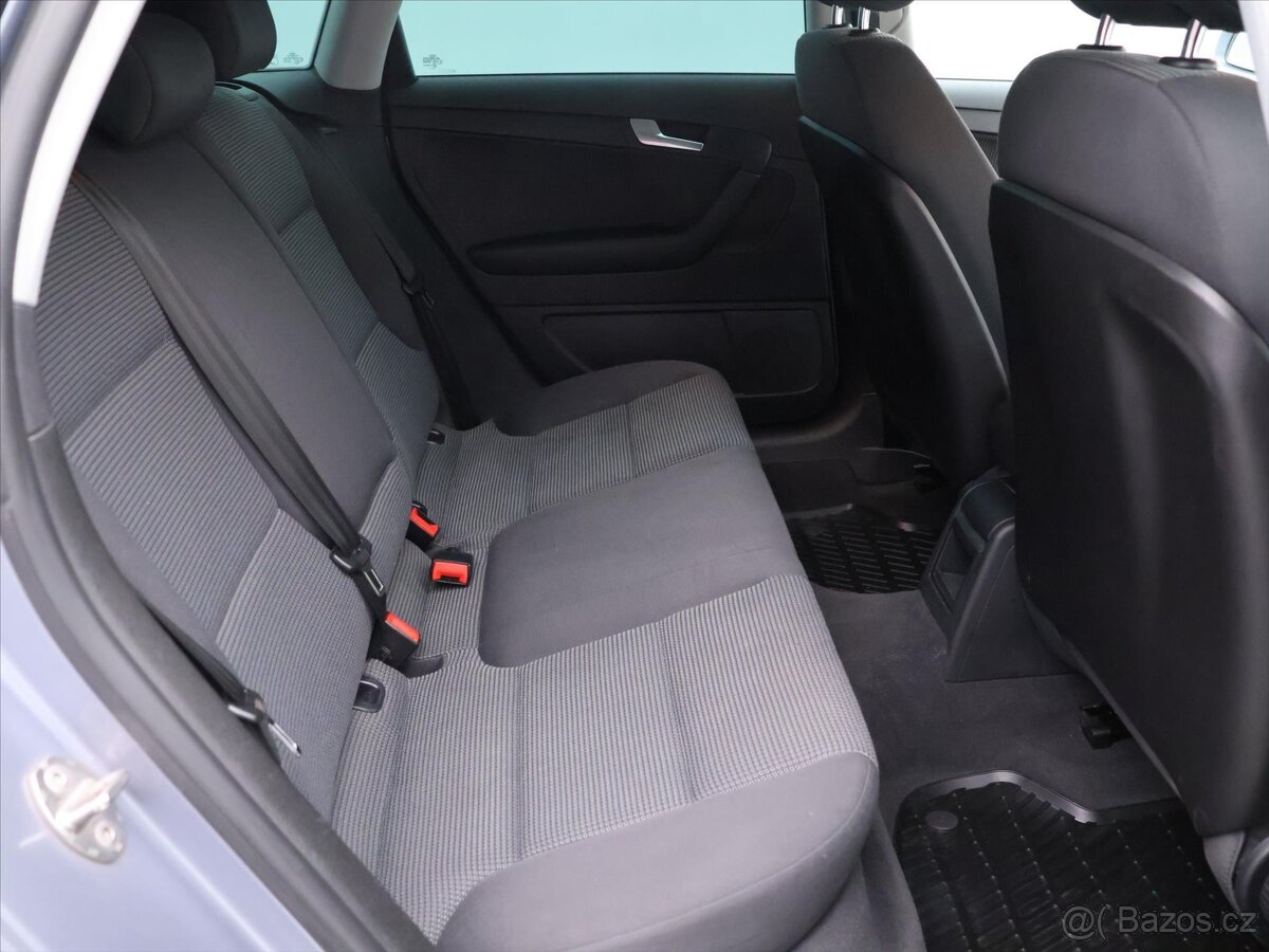 Audi A3 2,0 TDI 103kW DSG Attraction (2007) - 8