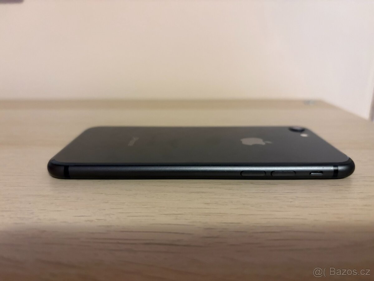 Poškozený Apple iPhone 8 A1905 (64 GB) - 8