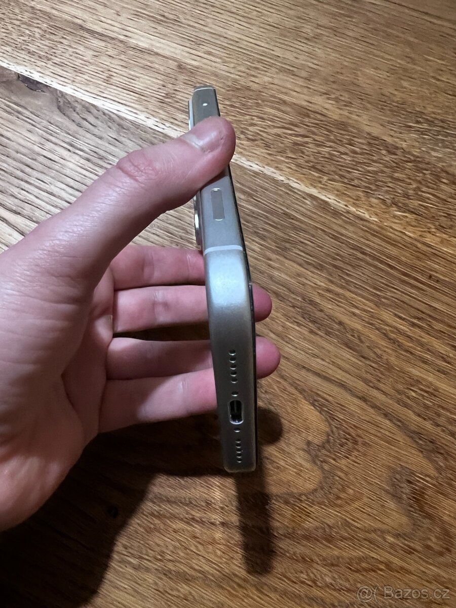 iPhone 17 Pro | téměř nový - 5 nabití | 256Gb - 8