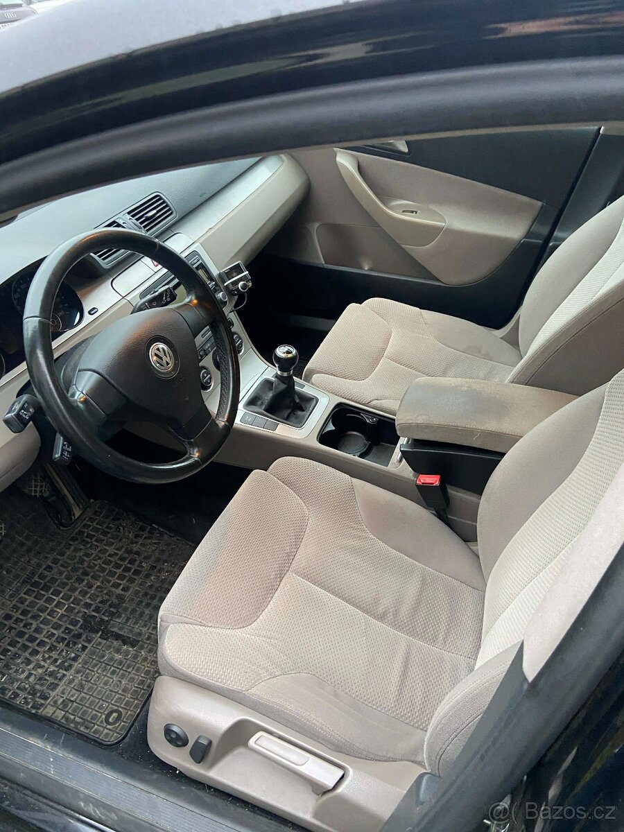 VW Passat B6 - 8