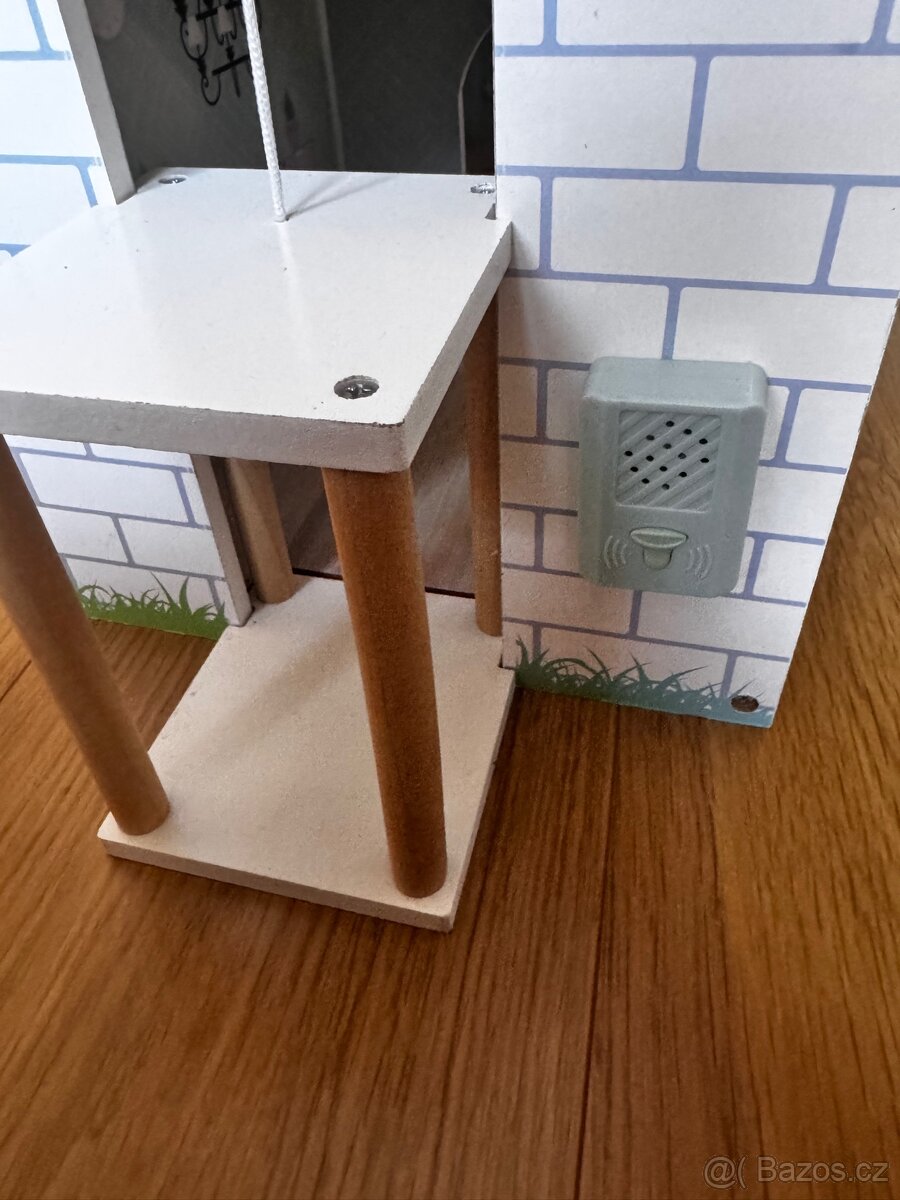 Domeček pro panenky s vybavením - 8