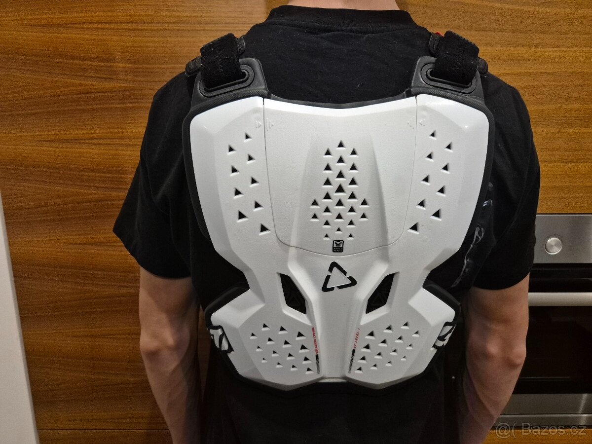 Chránič hrudi a páteře Leatt 3,5 - 8