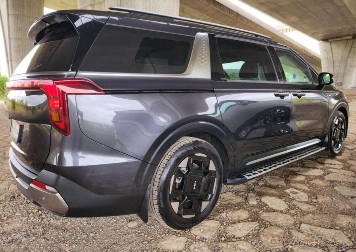 Kia Carnival 2.2-NOVÝ MODEL-7míst - 8