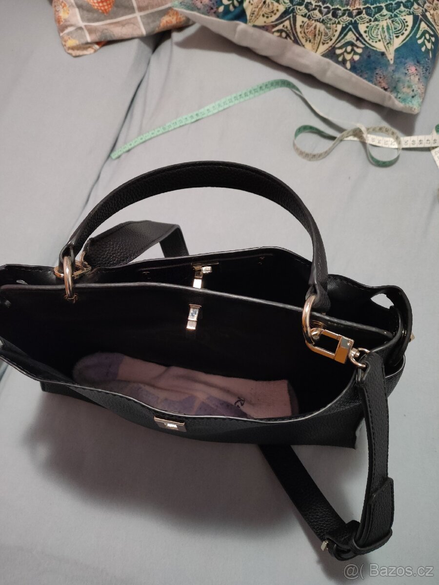 Nádherná kabelka Guess +sukně Zdarma - 8