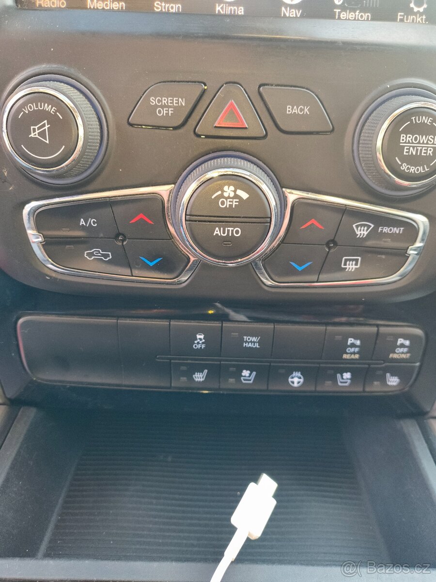 Dodge RAM - 8